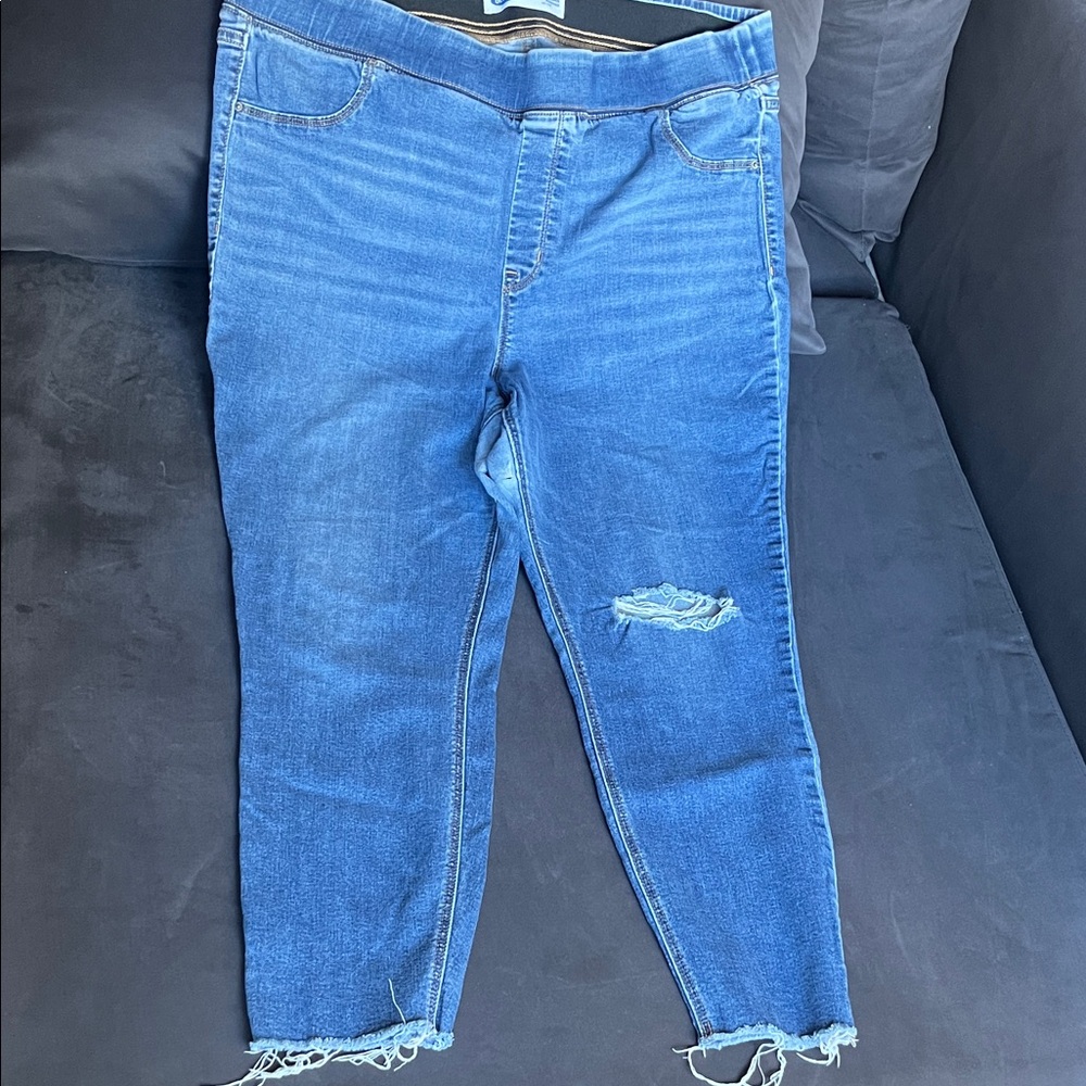 Old Navy Blue Ankle Jeans with Distressed Hem